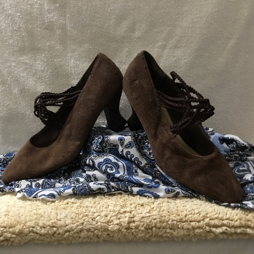 Vertan Italy Suede Heels with Straps Size 6.5